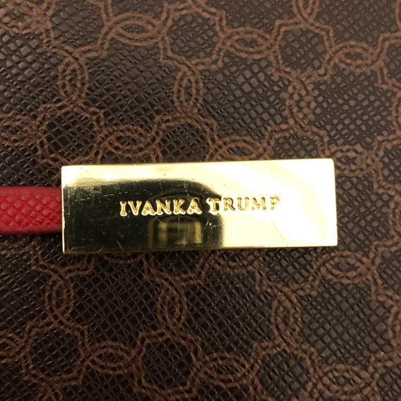 Ivanka Trump ladies handbag purse - Picture 7 of 7